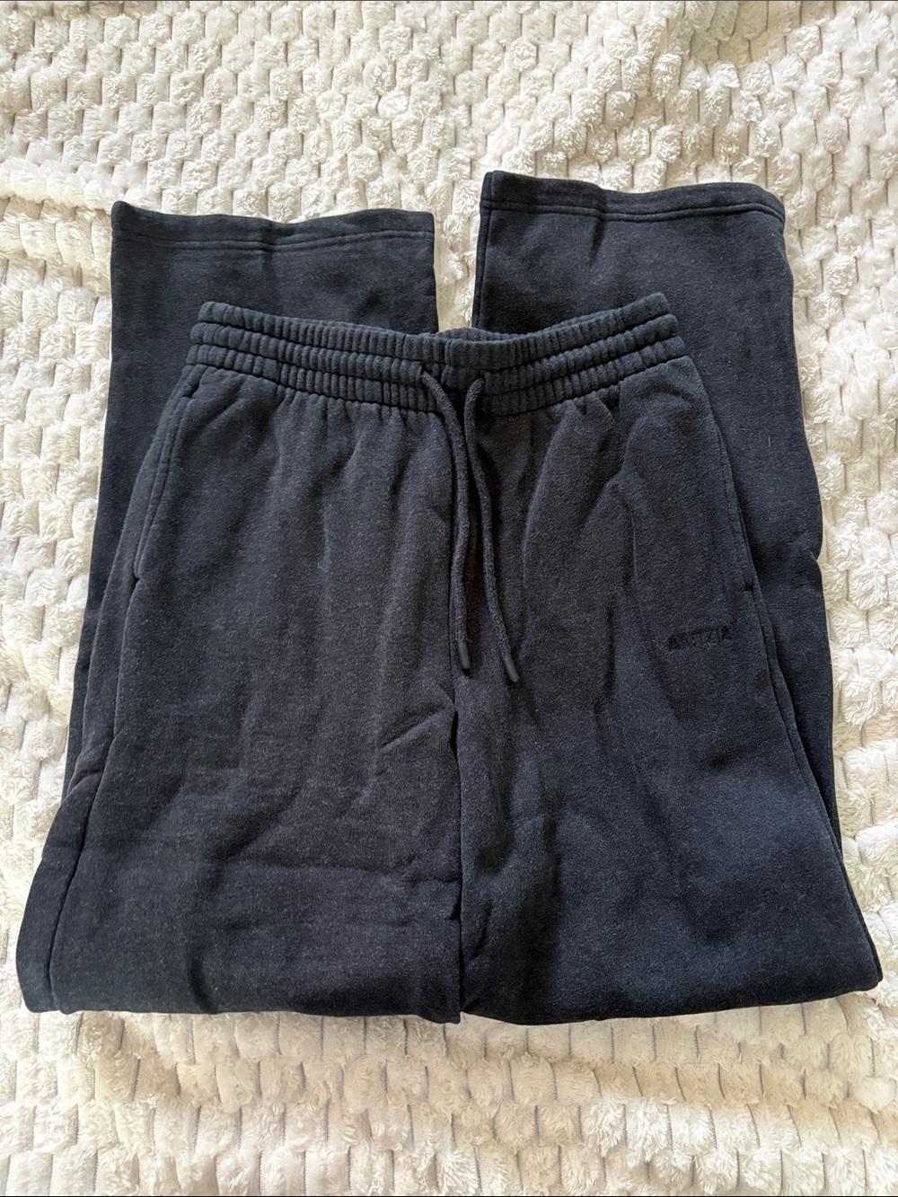 Aritzia Heather Black Boyfriend Wide Leg Sweatpants